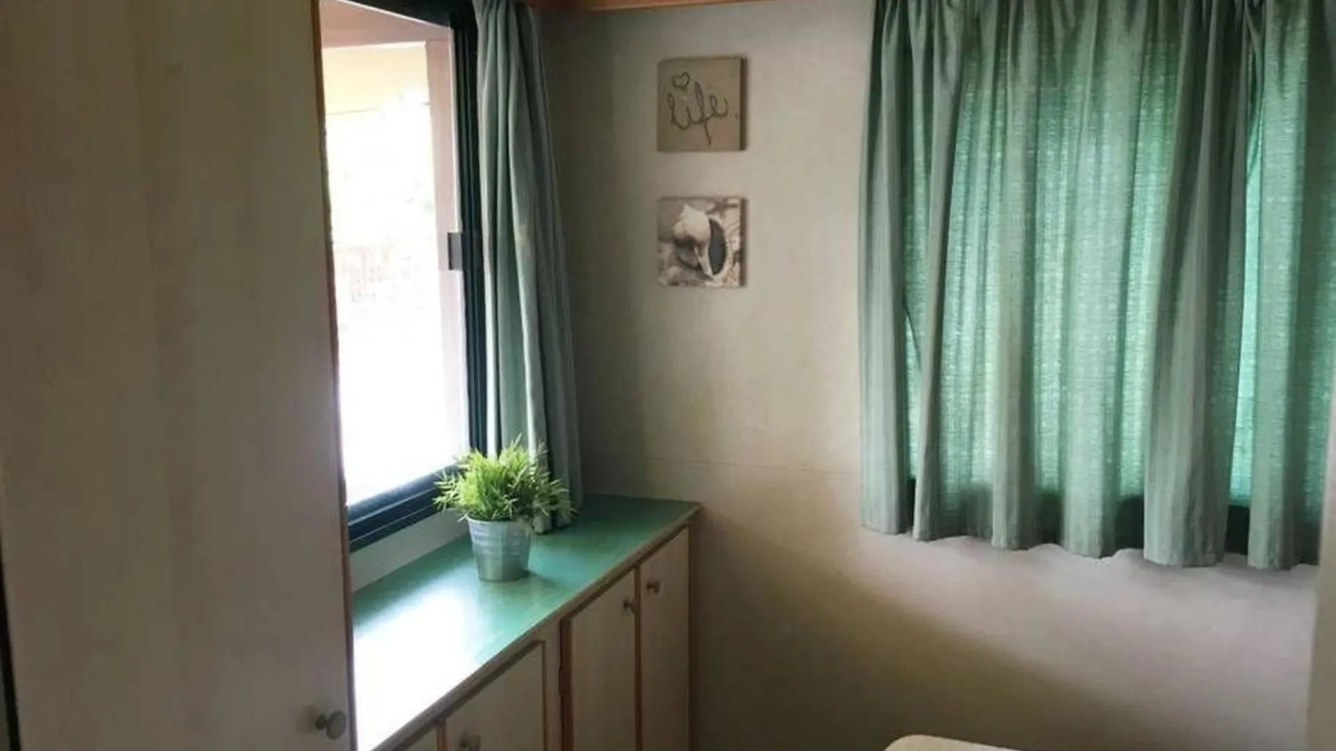 Ein Grosses Mobilheim Auf Einem Campingplatz Nahe Dem Meer Und Dem Badeort Viareggio 0*,
