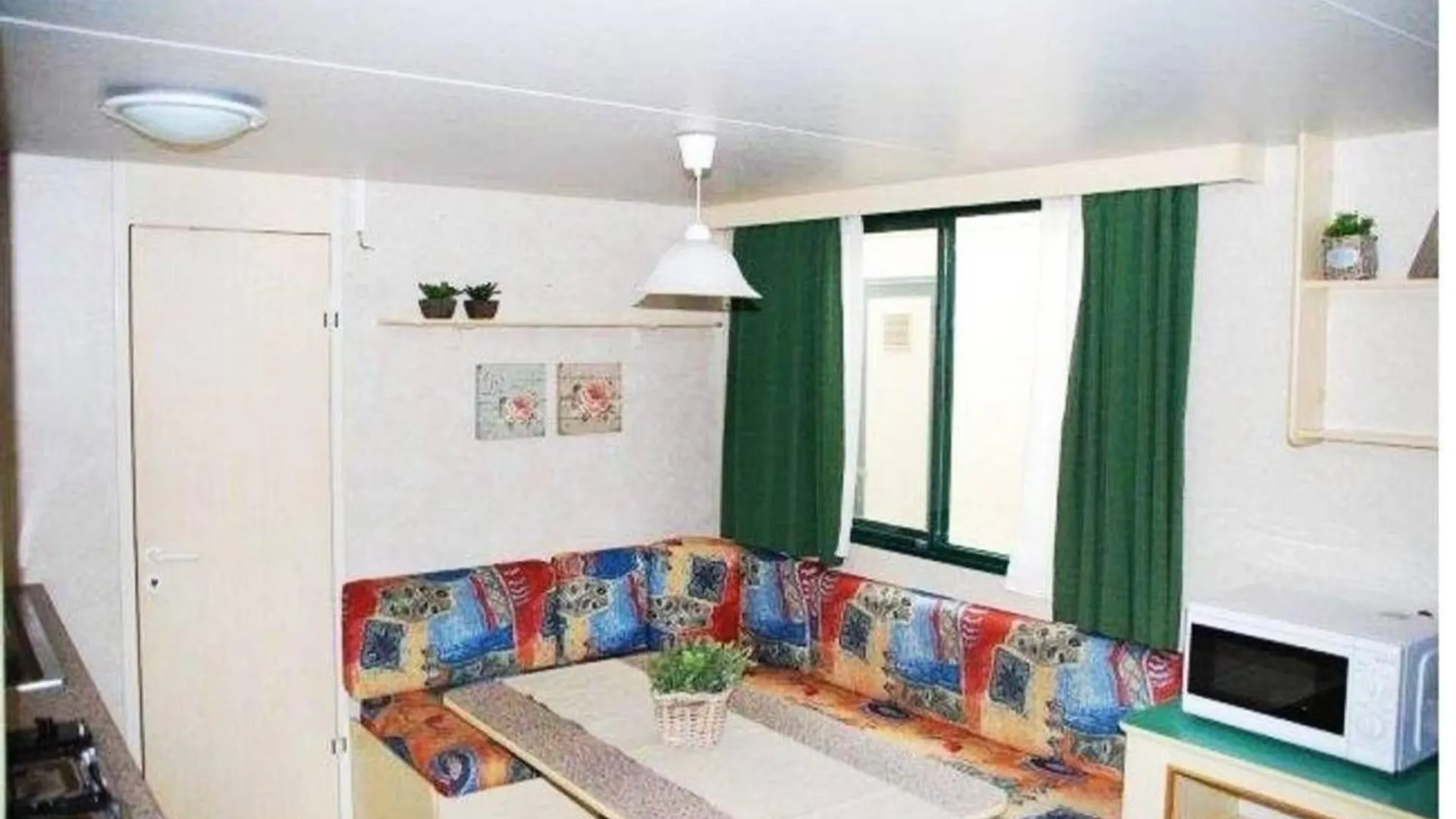 Apartment Ein Grosses Mobilheim Auf Einem Campingplatz Nahe Dem Meer Und Dem Badeort Viareggio Italy